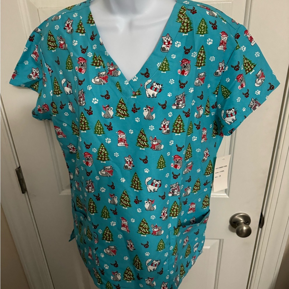 Women’s Gabby Brooke Holiday Christmas Cats & Dogs Scrub Top NWT  Medium Vet